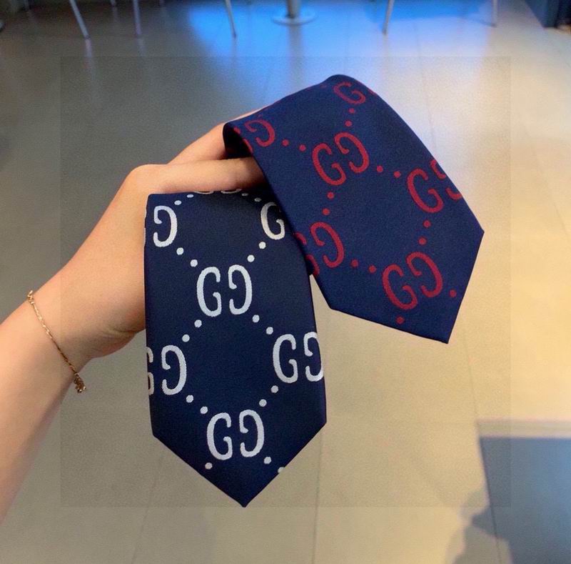 Gucci Tie hm32